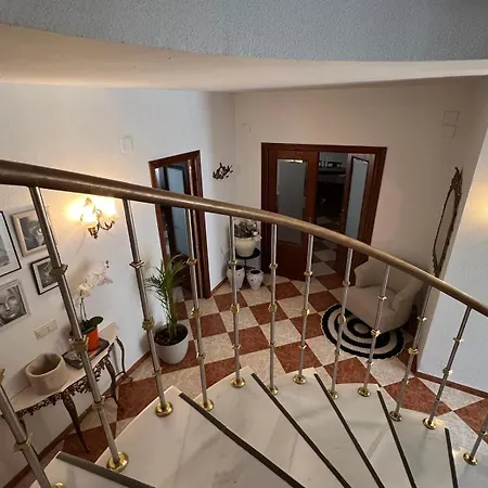 Casa Grande En Cordoba, Pueblo De , 6 Holiday home La Victoria